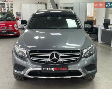 Серый Мерседес ГЛЦ-Класс, объемом двигателя 1.99 л и пробегом 46 тыс. км за 33990 $, фото 3 на Automoto.ua