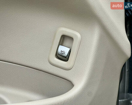 Сірий Мерседес ГЛЦ-Клас, об'ємом двигуна 2 л та пробігом 77 тис. км за 32490 $, фото 27 на Automoto.ua