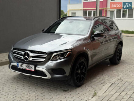 Мерседес ГЛЦ-Клас 2019 у Львові на Automoto.ua Сірий Мерседес ГЛЦ-Клас, об'ємом двигуна 1.99 л та пробігом 53 тис. км за 27550 $, фото 1 на Automoto.ua