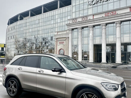 Серый Мерседес ГЛЦ-Класс, объемом двигателя 1.95 л и пробегом 47 тыс. км за 45000 $, фото 1 на Automoto.ua