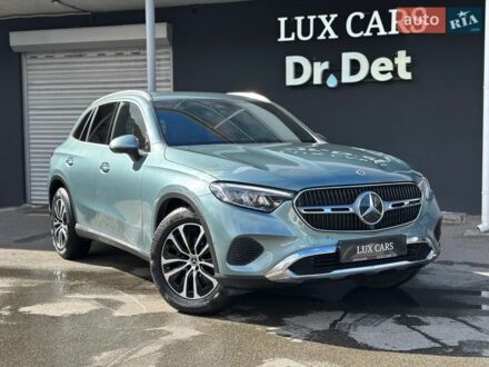 Серый Мерседес ГЛЦ-Класс, объемом двигателя 1.99 л и пробегом 10 тыс. км за 74900 $, фото 1 на Automoto.ua