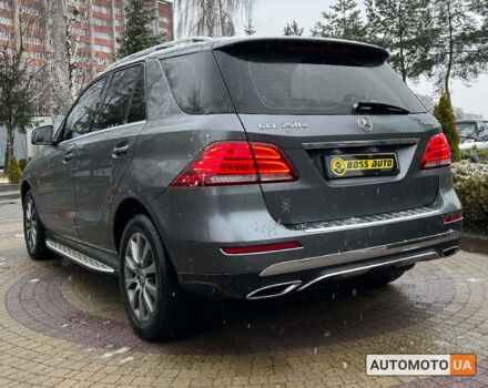 Серый Мерседес ГЛE 250, объемом двигателя 2.1 л и пробегом 70 тыс. км за 42300 $, фото 4 на Automoto.ua