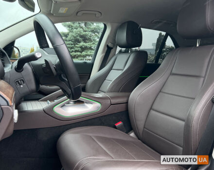 Черный Мерседес GLE 300, объемом двигателя 2 л и пробегом 26 тыс. км за 65800 $, фото 19 на Automoto.ua