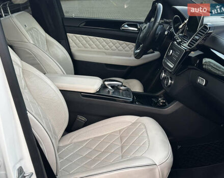 Белый Мерседес ГЛЕ-Класс, объемом двигателя 3 л и пробегом 155 тыс. км за 45900 $, фото 86 на Automoto.ua