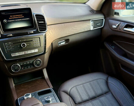 Мерседес ГЛЕ-Класс 2015 в Харькове на Automoto.ua Белый Мерседес ГЛЕ-Класс, объемом двигателя 2.14 л и пробегом 193 тыс. км за 26500 $, фото 18 на Automoto.ua