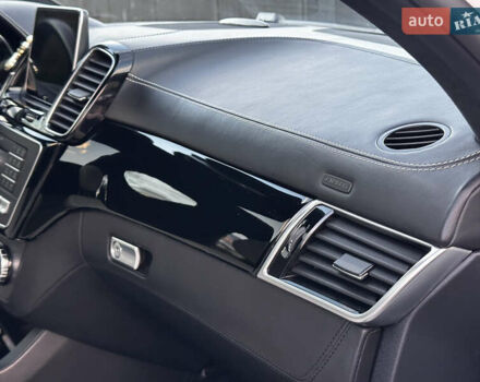 Белый Мерседес ГЛЕ-Класс, объемом двигателя 3 л и пробегом 155 тыс. км за 45900 $, фото 88 на Automoto.ua