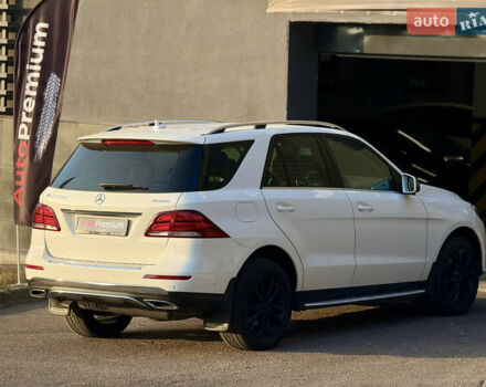 Мерседес ГЛЕ-Класс 2015 в Харькове на Automoto.ua Белый Мерседес ГЛЕ-Класс, объемом двигателя 2.14 л и пробегом 193 тыс. км за 26500 $, фото 6 на Automoto.ua