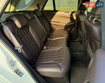 Мерседес ГЛЕ-Класс 2015 в Харькове на Automoto.ua Белый Мерседес ГЛЕ-Класс, объемом двигателя 2.14 л и пробегом 193 тыс. км за 26500 $, фото 14 на Automoto.ua