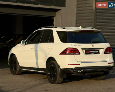 Мерседес ГЛЕ-Класс 2015 в Харькове на Automoto.ua Белый Мерседес ГЛЕ-Класс, объемом двигателя 2.14 л и пробегом 193 тыс. км за 26500 $, фото 4 на Automoto.ua