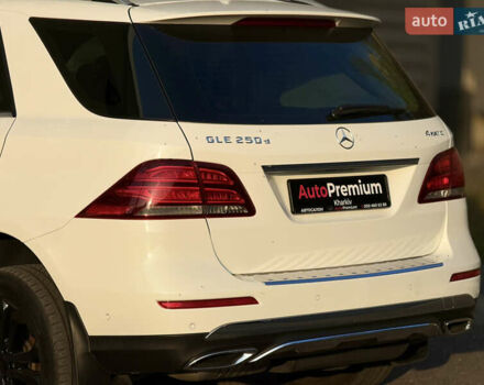 Мерседес ГЛЕ-Класс 2015 в Харькове на Automoto.ua Белый Мерседес ГЛЕ-Класс, объемом двигателя 2.14 л и пробегом 193 тыс. км за 26500 $, фото 9 на Automoto.ua
