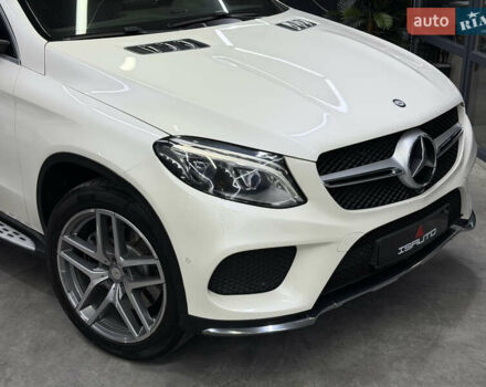 Белый Мерседес ГЛЕ-Класс, объемом двигателя 3 л и пробегом 114 тыс. км за 36500 $, фото 2 на Automoto.ua