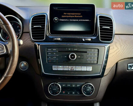 Мерседес ГЛЕ-Класс 2015 в Харькове на Automoto.ua Белый Мерседес ГЛЕ-Класс, объемом двигателя 2.14 л и пробегом 193 тыс. км за 26500 $, фото 22 на Automoto.ua