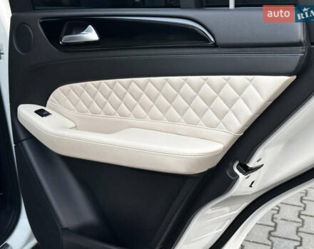 Белый Мерседес ГЛЕ-Класс, объемом двигателя 3 л и пробегом 155 тыс. км за 45900 $, фото 85 на Automoto.ua