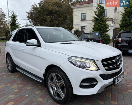 Мерседес ГЛЕ-Класс 2015 в Одессе на Automoto.ua Белый Мерседес ГЛЕ-Класс, объемом двигателя 2.14 л и пробегом 271 тыс. км за 29500 $, фото 2 на Automoto.ua