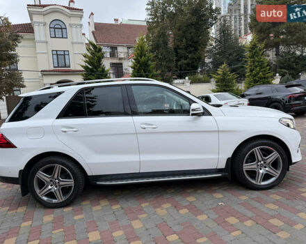 Мерседес ГЛЕ-Класс 2015 в Одессе на Automoto.ua Белый Мерседес ГЛЕ-Класс, объемом двигателя 2.14 л и пробегом 271 тыс. км за 29500 $, фото 5 на Automoto.ua