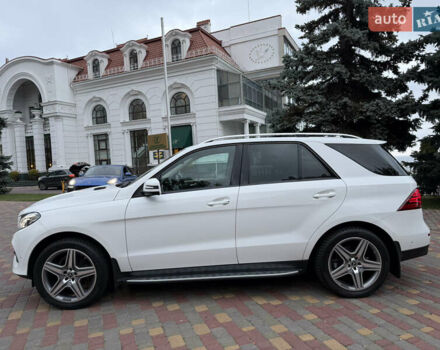 Мерседес ГЛЕ-Класс 2015 в Одессе на Automoto.ua Белый Мерседес ГЛЕ-Класс, объемом двигателя 2.14 л и пробегом 271 тыс. км за 29500 $, фото 4 на Automoto.ua