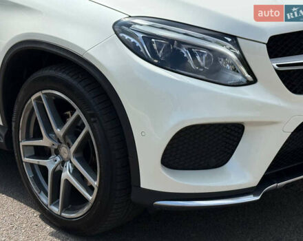 Белый Мерседес ГЛЕ-Класс, объемом двигателя 3 л и пробегом 175 тыс. км за 37800 $, фото 2 на Automoto.ua