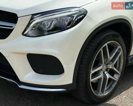 Белый Мерседес ГЛЕ-Класс, объемом двигателя 3 л и пробегом 175 тыс. км за 37800 $, фото 3 на Automoto.ua