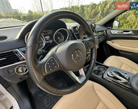 Белый Мерседес ГЛЕ-Класс, объемом двигателя 3 л и пробегом 225 тыс. км за 31000 $, фото 5 на Automoto.ua