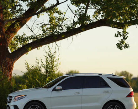 Білий Мерседес ГЛЕ-Клас, об'ємом двигуна 3 л та пробігом 95 тис. км за 33000 $, фото 1 на Automoto.ua