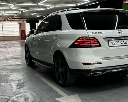 Мерседес ГЛЕ-Класс 2016 в Одессе на Automoto.ua Белый Мерседес ГЛЕ-Класс, объемом двигателя 3.5 л и пробегом 139 тыс. км за 26500 $, фото 7 на Automoto.ua