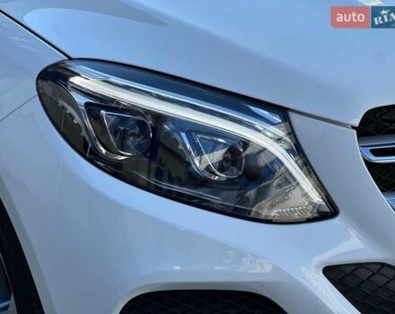 Белый Мерседес ГЛЕ-Класс, объемом двигателя 3 л и пробегом 196 тыс. км за 36940 $, фото 5 на Automoto.ua