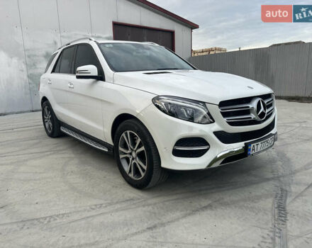 Мерседес ГЛЕ-Класс 2017 в Снятине на Automoto.ua Белый Мерседес ГЛЕ-Класс, объемом двигателя 2.14 л и пробегом 84 тыс. км за 34900 $, фото 10 на Automoto.ua