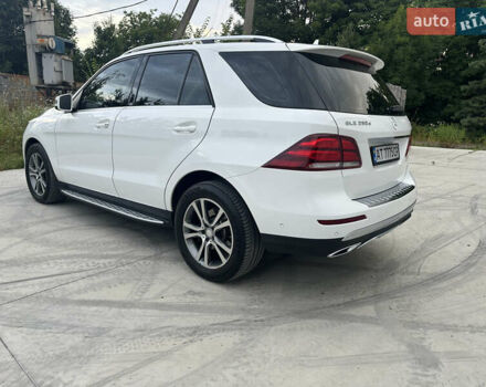 Мерседес ГЛЕ-Класс 2017 в Снятине на Automoto.ua Белый Мерседес ГЛЕ-Класс, объемом двигателя 2.14 л и пробегом 84 тыс. км за 34900 $, фото 13 на Automoto.ua