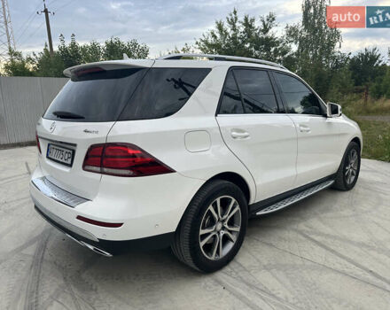 Мерседес ГЛЕ-Класс 2017 в Снятине на Automoto.ua Белый Мерседес ГЛЕ-Класс, объемом двигателя 2.14 л и пробегом 84 тыс. км за 34900 $, фото 11 на Automoto.ua