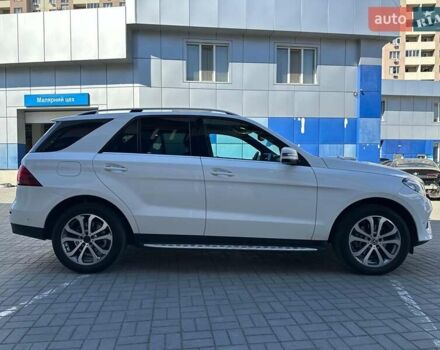 Белый Мерседес ГЛЕ-Класс, объемом двигателя 3 л и пробегом 196 тыс. км за 36940 $, фото 6 на Automoto.ua