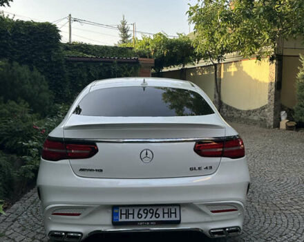 Белый Мерседес ГЛЕ-Класс, объемом двигателя 3 л и пробегом 90 тыс. км за 54000 $, фото 8 на Automoto.ua
