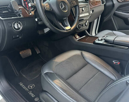 Мерседес ГЛЕ-Класс 2017 в Снятине на Automoto.ua Белый Мерседес ГЛЕ-Класс, объемом двигателя 2.14 л и пробегом 84 тыс. км за 34900 $, фото 3 на Automoto.ua