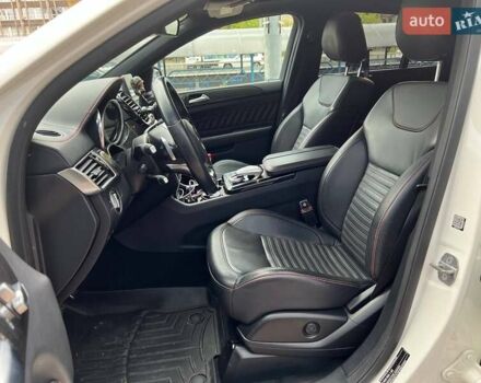 Мерседес ГЛЕ-Класс 2017 в Киеве на Automoto.ua Белый Мерседес ГЛЕ-Класс, объемом двигателя 3 л и пробегом 104 тыс. км за 52000 $, фото 8 на Automoto.ua