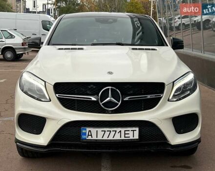 Мерседес ГЛЕ-Класс 2017 в Киеве на Automoto.ua Белый Мерседес ГЛЕ-Класс, объемом двигателя 3 л и пробегом 104 тыс. км за 52000 $, фото 2 на Automoto.ua