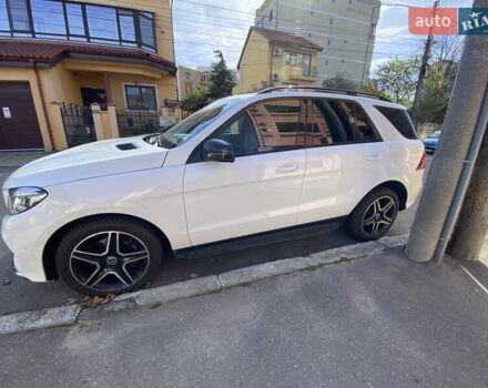Мерседес ГЛЕ-Класс 2017 в Одессе на Automoto.ua Белый Мерседес ГЛЕ-Класс, объемом двигателя 2.14 л и пробегом 125 тыс. км за 41000 $, фото 5 на Automoto.ua