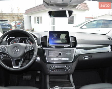 Белый Мерседес ГЛЕ-Класс, объемом двигателя 3 л и пробегом 25 тыс. км за 51500 $, фото 27 на Automoto.ua