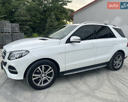 Мерседес ГЛЕ-Класс 2017 в Снятине на Automoto.ua Белый Мерседес ГЛЕ-Класс, объемом двигателя 2.14 л и пробегом 84 тыс. км за 34900 $, фото 6 на Automoto.ua