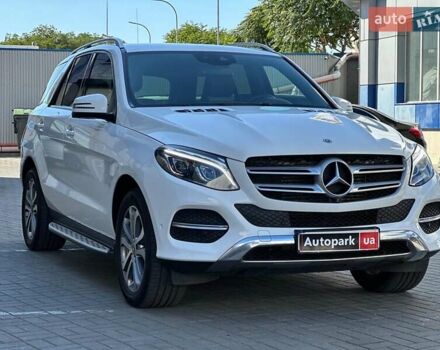 Белый Мерседес ГЛЕ-Класс, объемом двигателя 3 л и пробегом 196 тыс. км за 36940 $, фото 4 на Automoto.ua