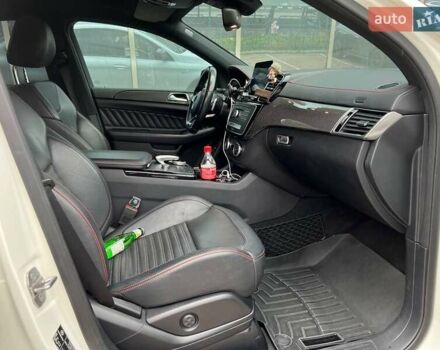 Мерседес ГЛЕ-Класс 2017 в Киеве на Automoto.ua Белый Мерседес ГЛЕ-Класс, объемом двигателя 3 л и пробегом 104 тыс. км за 52000 $, фото 9 на Automoto.ua