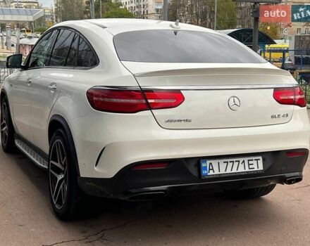 Мерседес ГЛЕ-Класс 2017 в Киеве на Automoto.ua Белый Мерседес ГЛЕ-Класс, объемом двигателя 3 л и пробегом 104 тыс. км за 52000 $, фото 4 на Automoto.ua