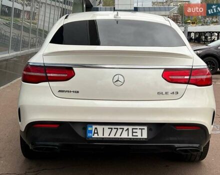 Мерседес ГЛЕ-Класс 2017 в Киеве на Automoto.ua Белый Мерседес ГЛЕ-Класс, объемом двигателя 3 л и пробегом 104 тыс. км за 52000 $, фото 5 на Automoto.ua