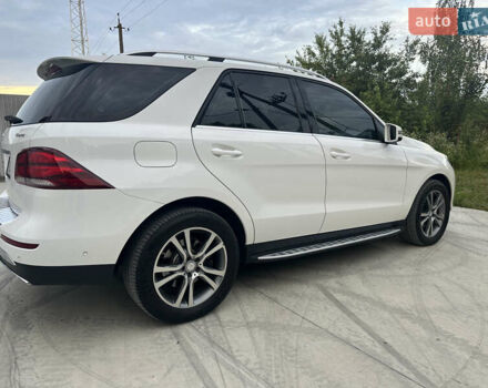 Мерседес ГЛЕ-Класс 2017 в Снятине на Automoto.ua Белый Мерседес ГЛЕ-Класс, объемом двигателя 2.14 л и пробегом 84 тыс. км за 34900 $, фото 14 на Automoto.ua