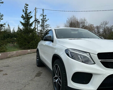 Белый Мерседес ГЛЕ-Класс, объемом двигателя 2.99 л и пробегом 65 тыс. км за 55000 $, фото 1 на Automoto.ua