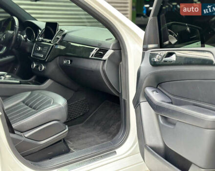 Белый Мерседес ГЛЕ-Класс, объемом двигателя 3 л и пробегом 81 тыс. км за 33000 $, фото 17 на Automoto.ua