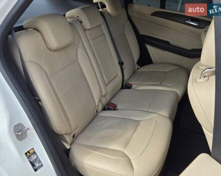 Белый Мерседес ГЛЕ-Класс, объемом двигателя 3 л и пробегом 147 тыс. км за 38500 $, фото 12 на Automoto.ua