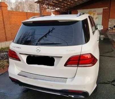 Белый Мерседес ГЛЕ-Класс, объемом двигателя 3 л и пробегом 85 тыс. км за 35750 $, фото 3 на Automoto.ua