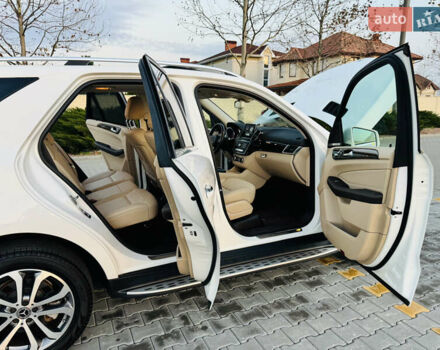 Белый Мерседес ГЛЕ-Класс, объемом двигателя 3 л и пробегом 76 тыс. км за 33300 $, фото 40 на Automoto.ua