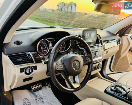 Белый Мерседес ГЛЕ-Класс, объемом двигателя 3 л и пробегом 76 тыс. км за 33300 $, фото 46 на Automoto.ua