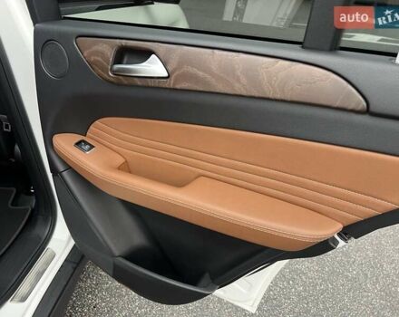 Белый Мерседес ГЛЕ-Класс, объемом двигателя 3 л и пробегом 120 тыс. км за 45500 $, фото 16 на Automoto.ua