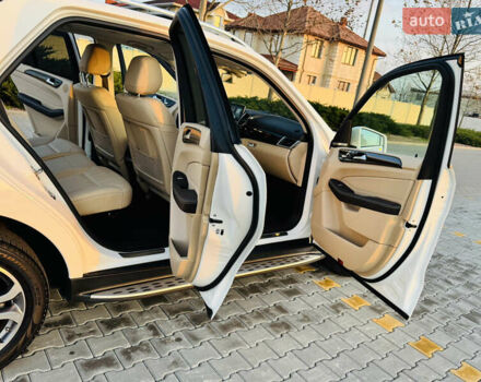 Белый Мерседес ГЛЕ-Класс, объемом двигателя 3 л и пробегом 76 тыс. км за 33300 $, фото 65 на Automoto.ua